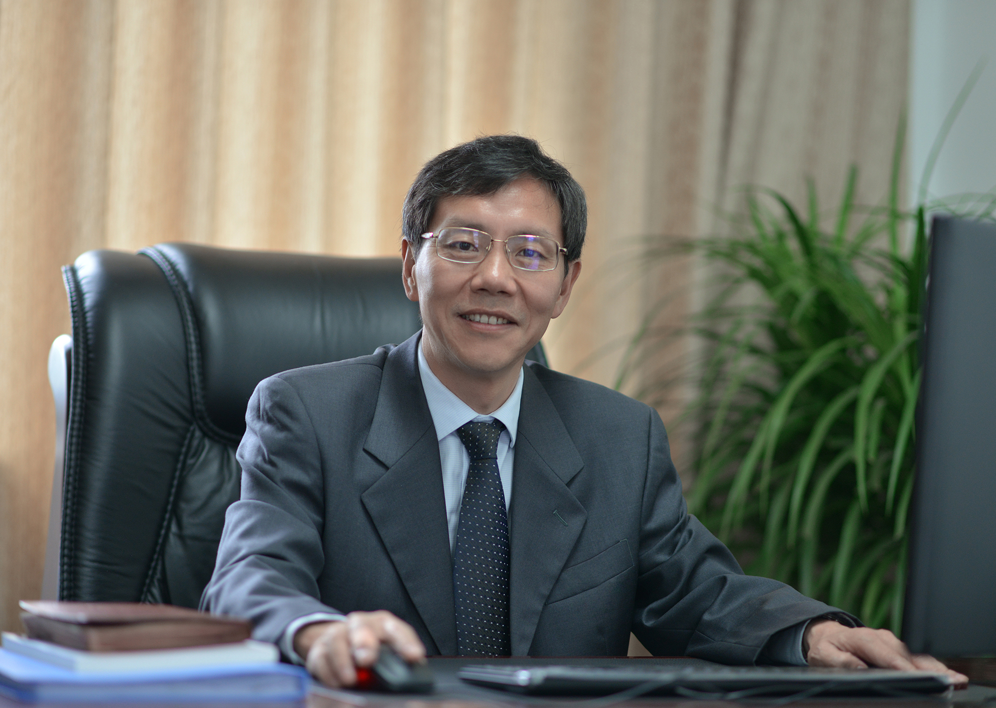 学院党委副书记 张志林